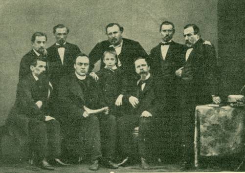 Tommaso Luciani (l'ultimo a destra, seduto) a Milano insieme ad altri patrioti